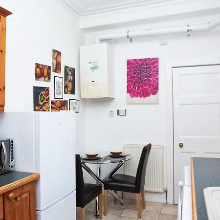 The Summit West End- Elegant Apartment With Free Parking In Prime Location Aberdeen Esterno foto