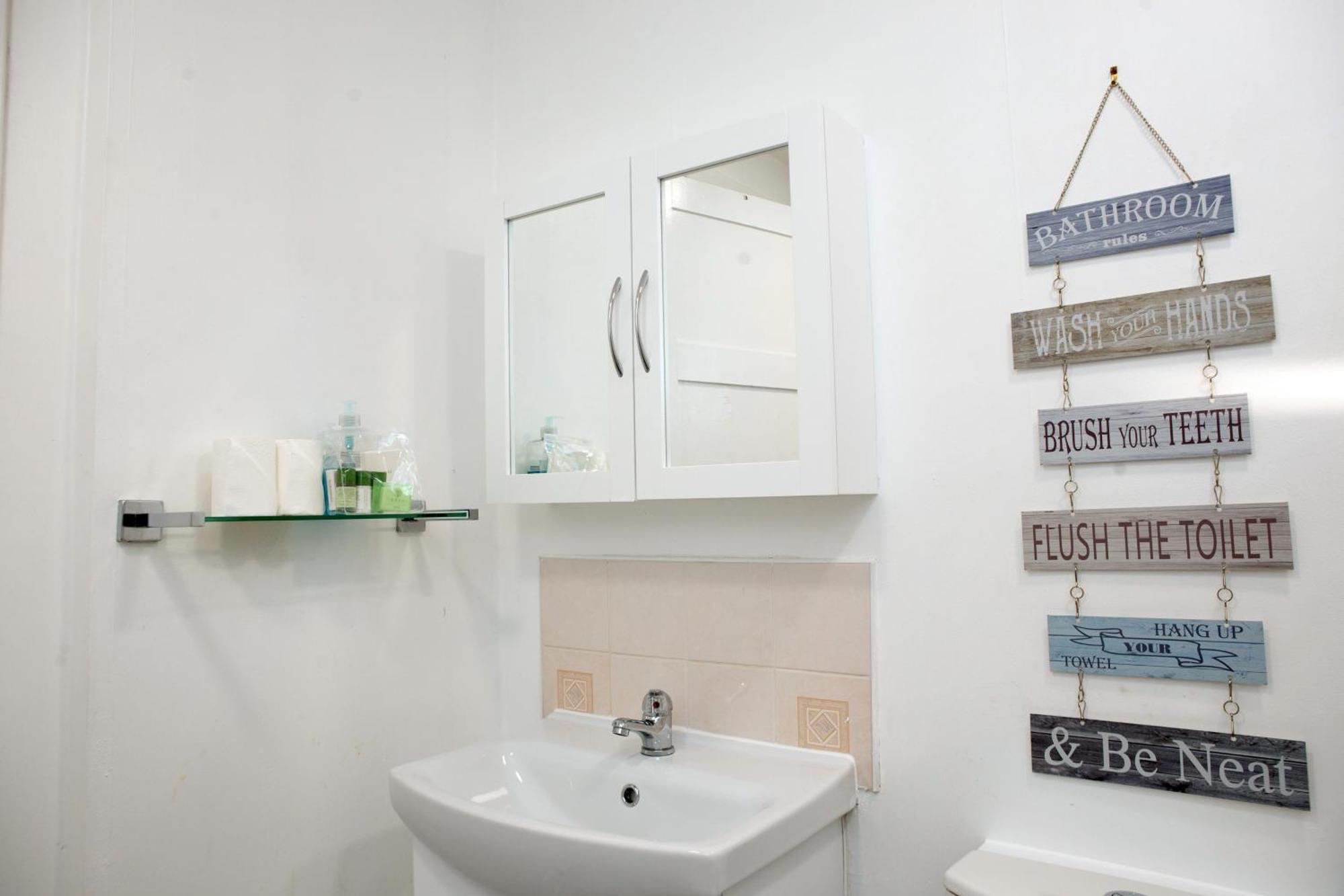 The Summit West End- Elegant Apartment With Free Parking In Prime Location Aberdeen Esterno foto