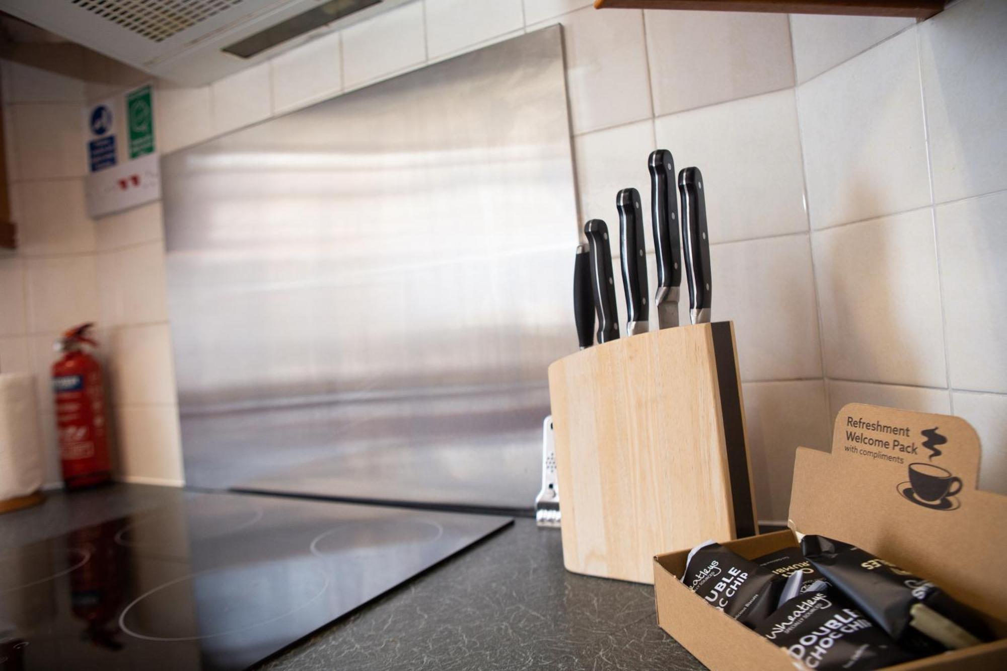The Summit West End- Elegant Apartment With Free Parking In Prime Location Aberdeen Esterno foto